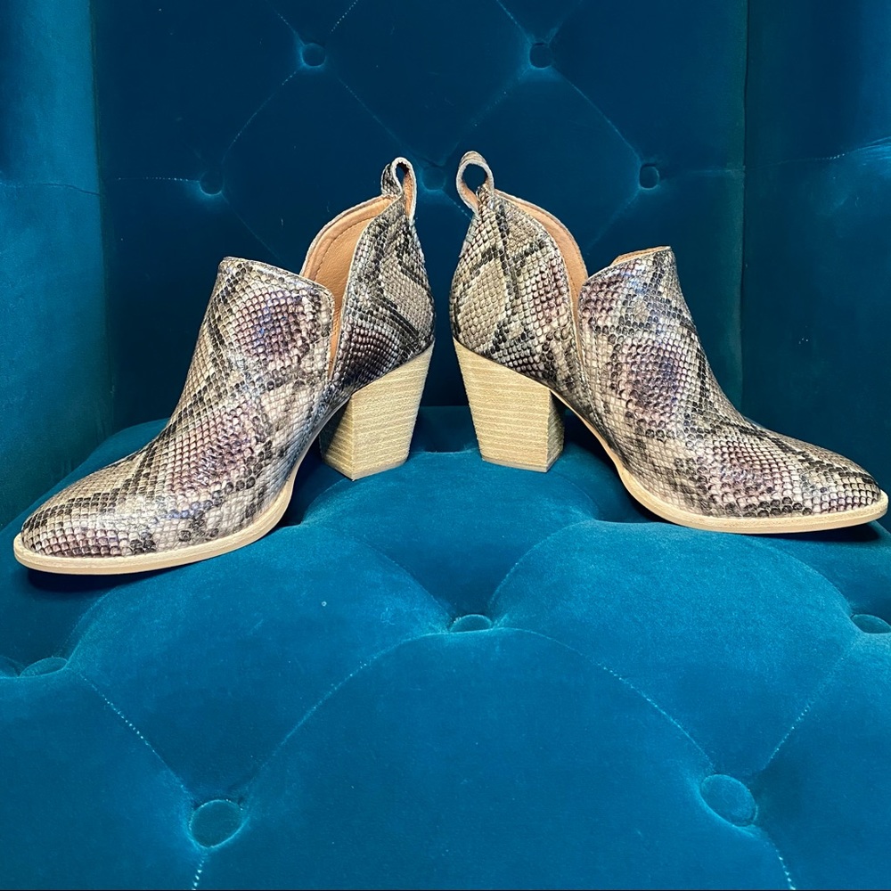 Jeffrey Campbell Taupe Snake Western bootie - Picture 3 of 15